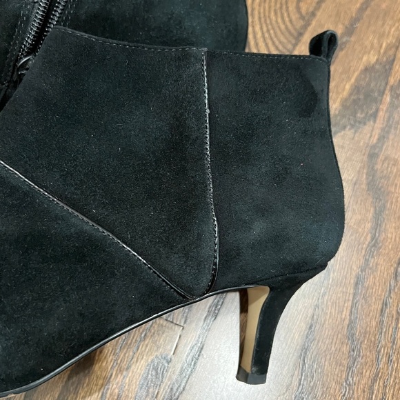 Cute and comfy Donald J. Pliner Booties - Picture 7 of 8